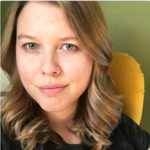 Meet your Posher, Julianna - Picture 1 of 1